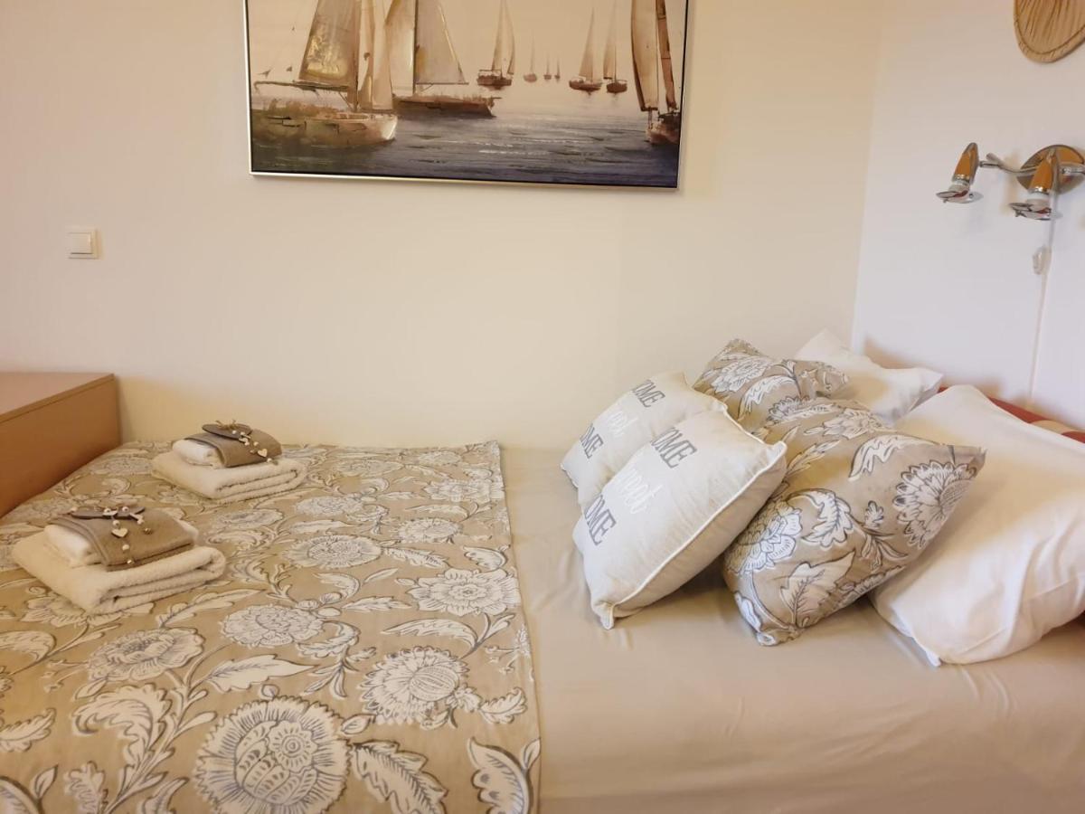 Apartment Eso Kastela Exterior photo