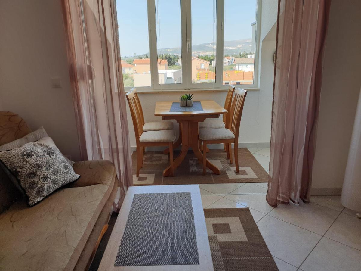 Apartment Eso Kastela Exterior photo